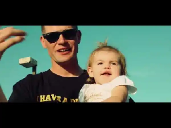Video: Amb1shn - Strapaholics